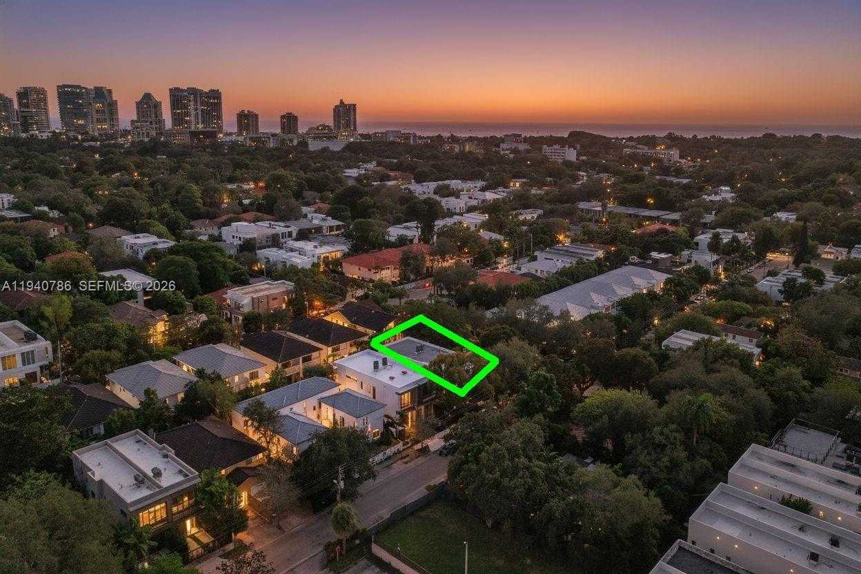 Small Image of 3073 HIBISCUS ST, Miami Number 7