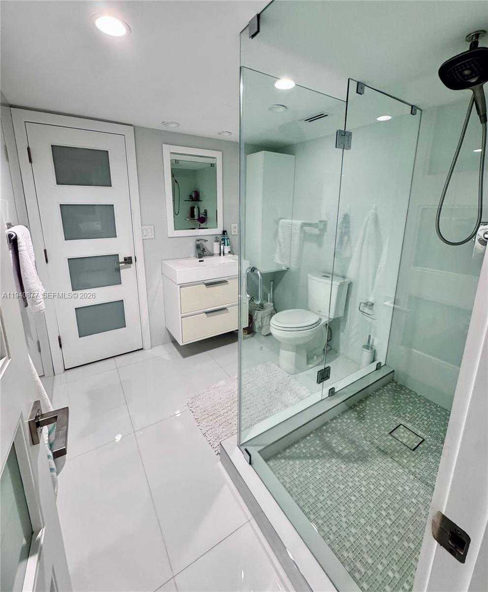 Small Image of 1912 SOUTH OCEAN DR #2C, Hallandale Beach Number 17