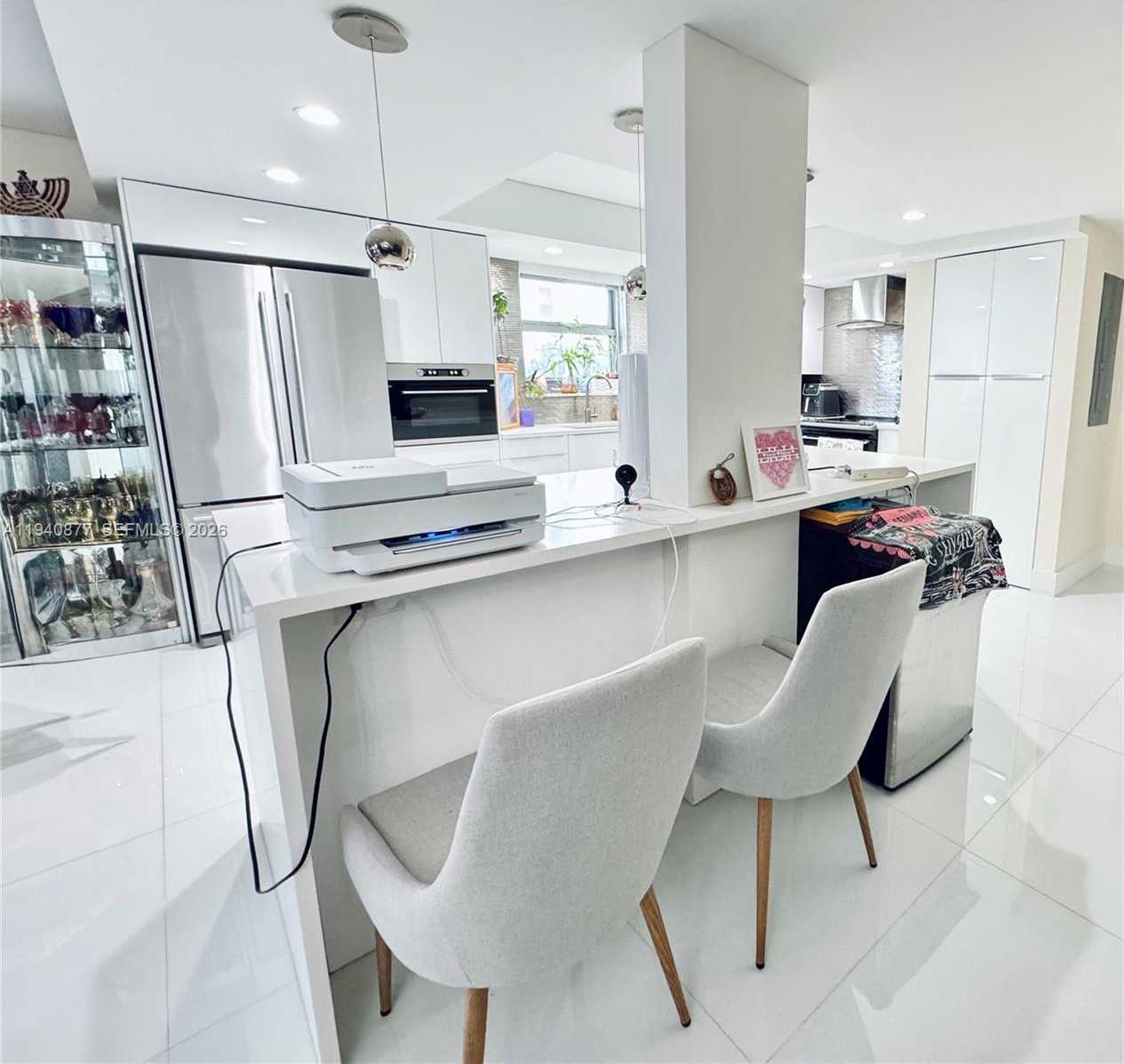 Small Image of 1912 SOUTH OCEAN DR #2C, Hallandale Beach Number 4