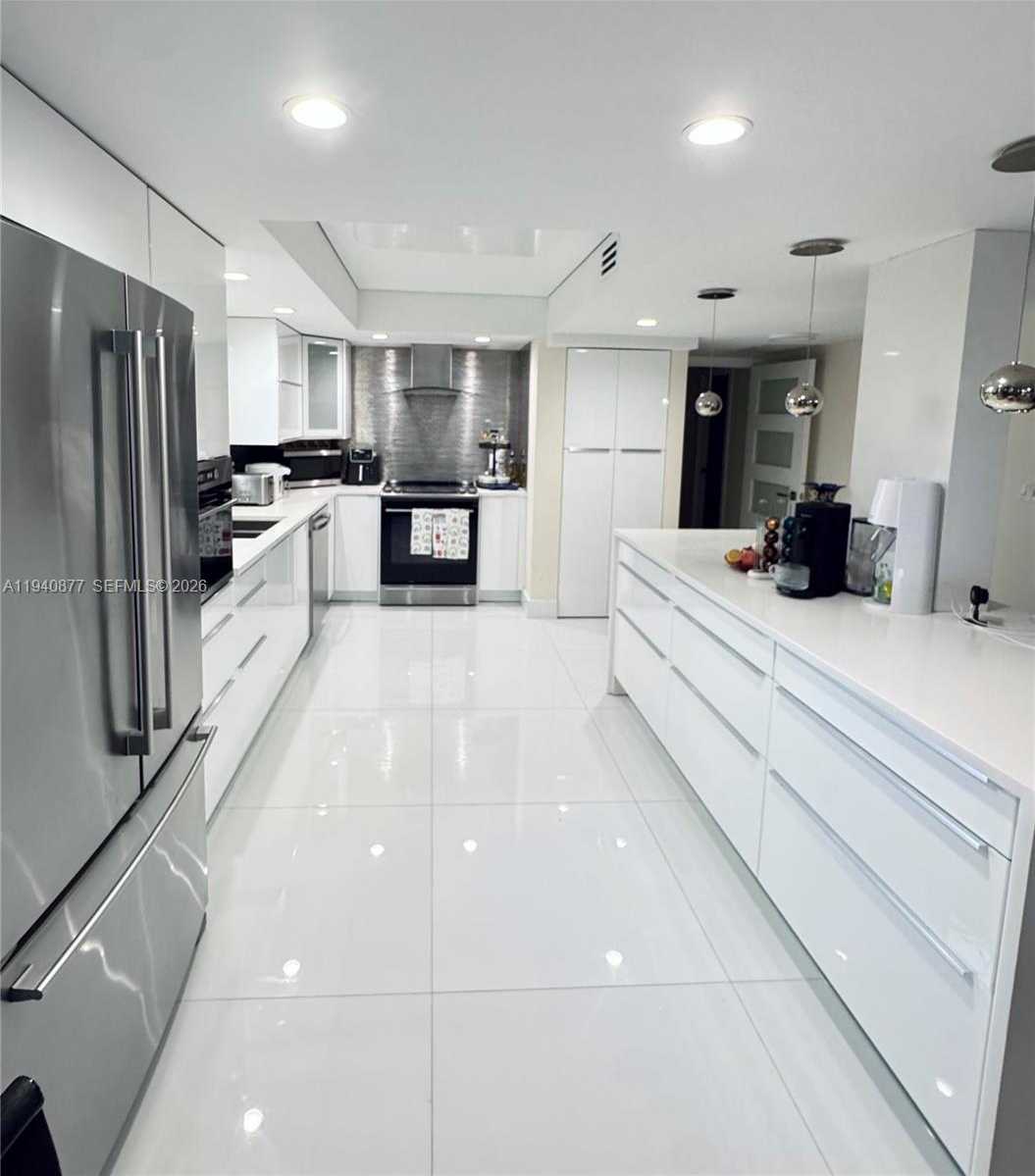 Small Image of 1912 SOUTH OCEAN DR #2C, Hallandale Beach Number 5