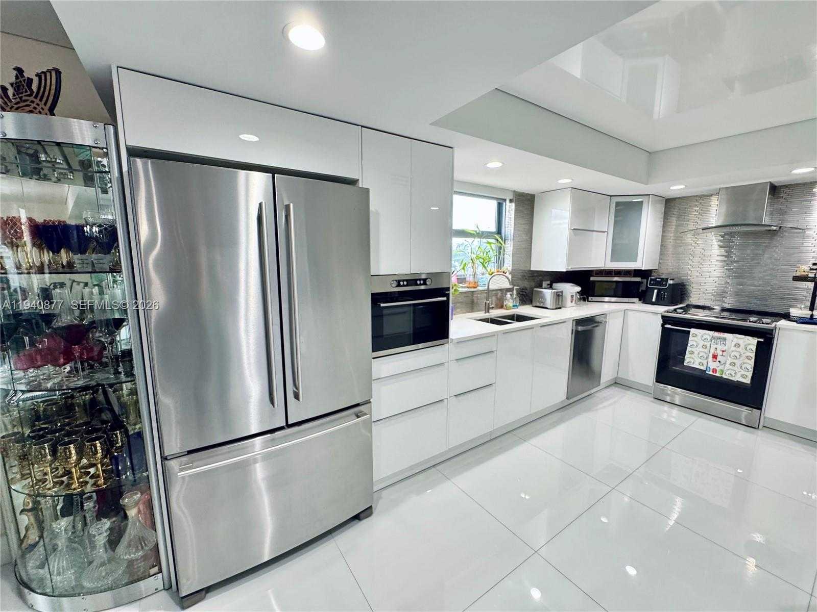 Small Image of 1912 SOUTH OCEAN DR #2C, Hallandale Beach Number 7