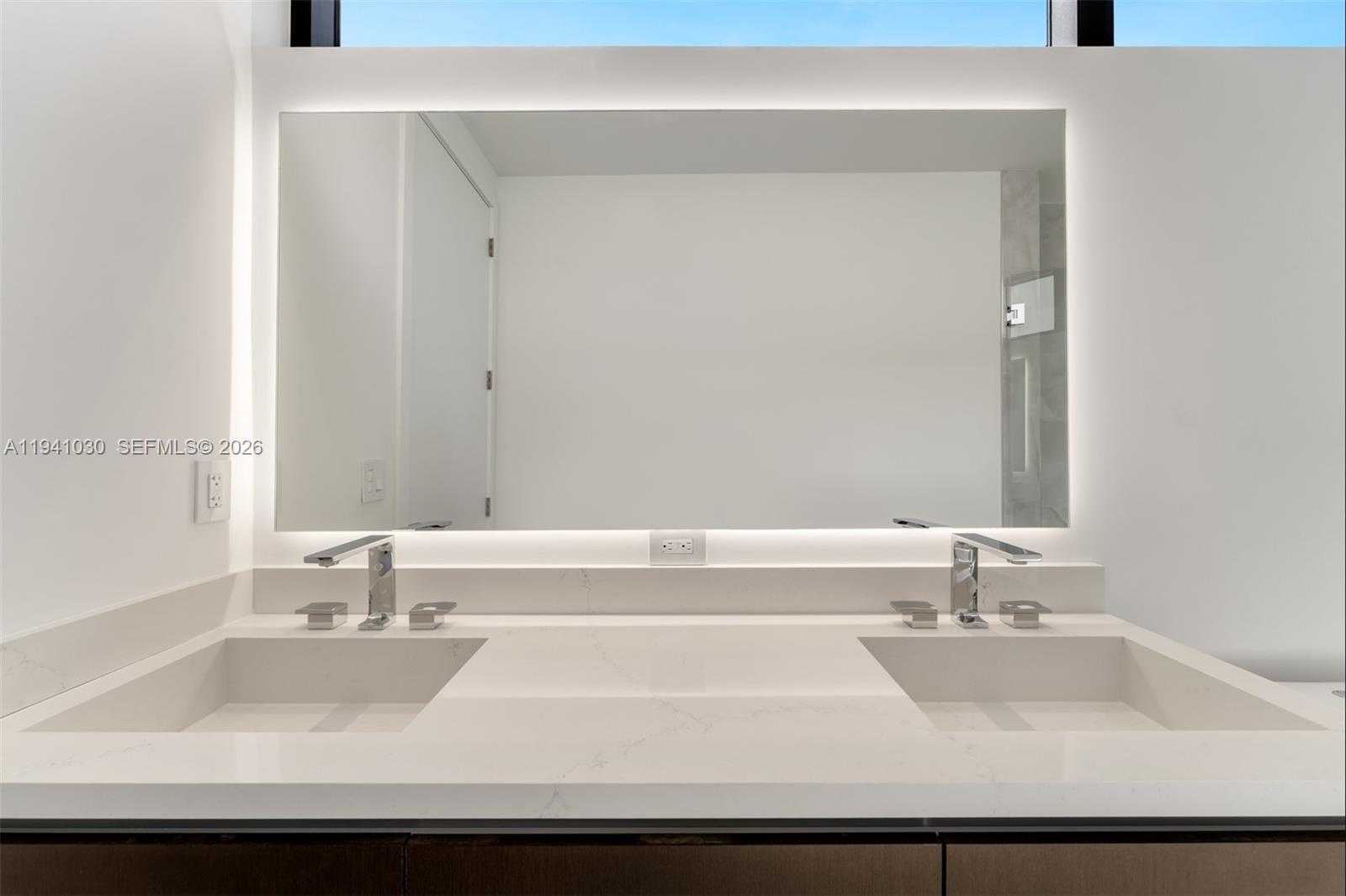 Small Image of 3067 HIBISCUS ST, Miami Number 15