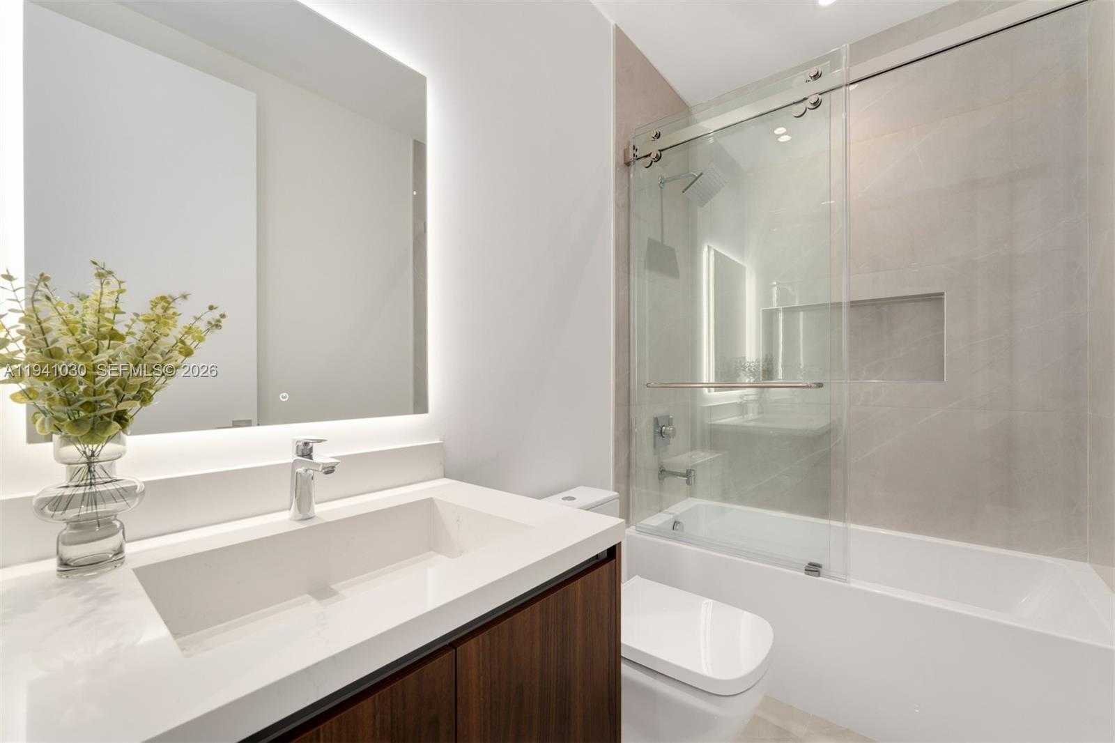 Small Image of 3067 HIBISCUS ST, Miami Number 19