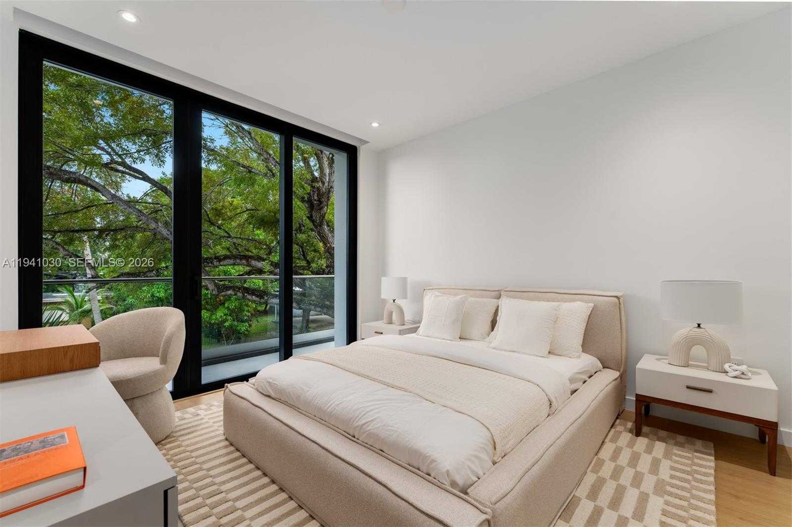 Small Image of 3067 HIBISCUS ST, Miami Number 20