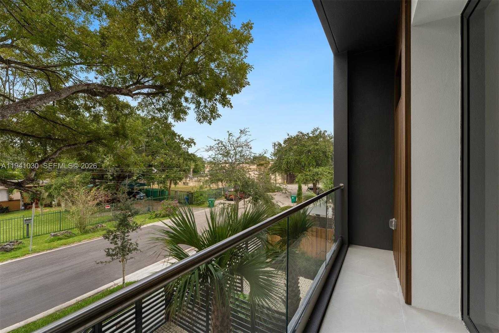 Small Image of 3067 HIBISCUS ST, Miami Number 22