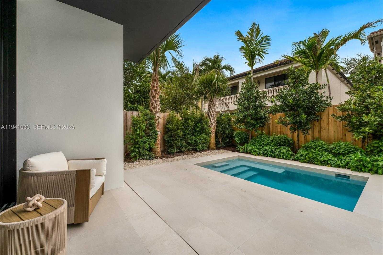 Small Image of 3067 HIBISCUS ST, Miami Number 24