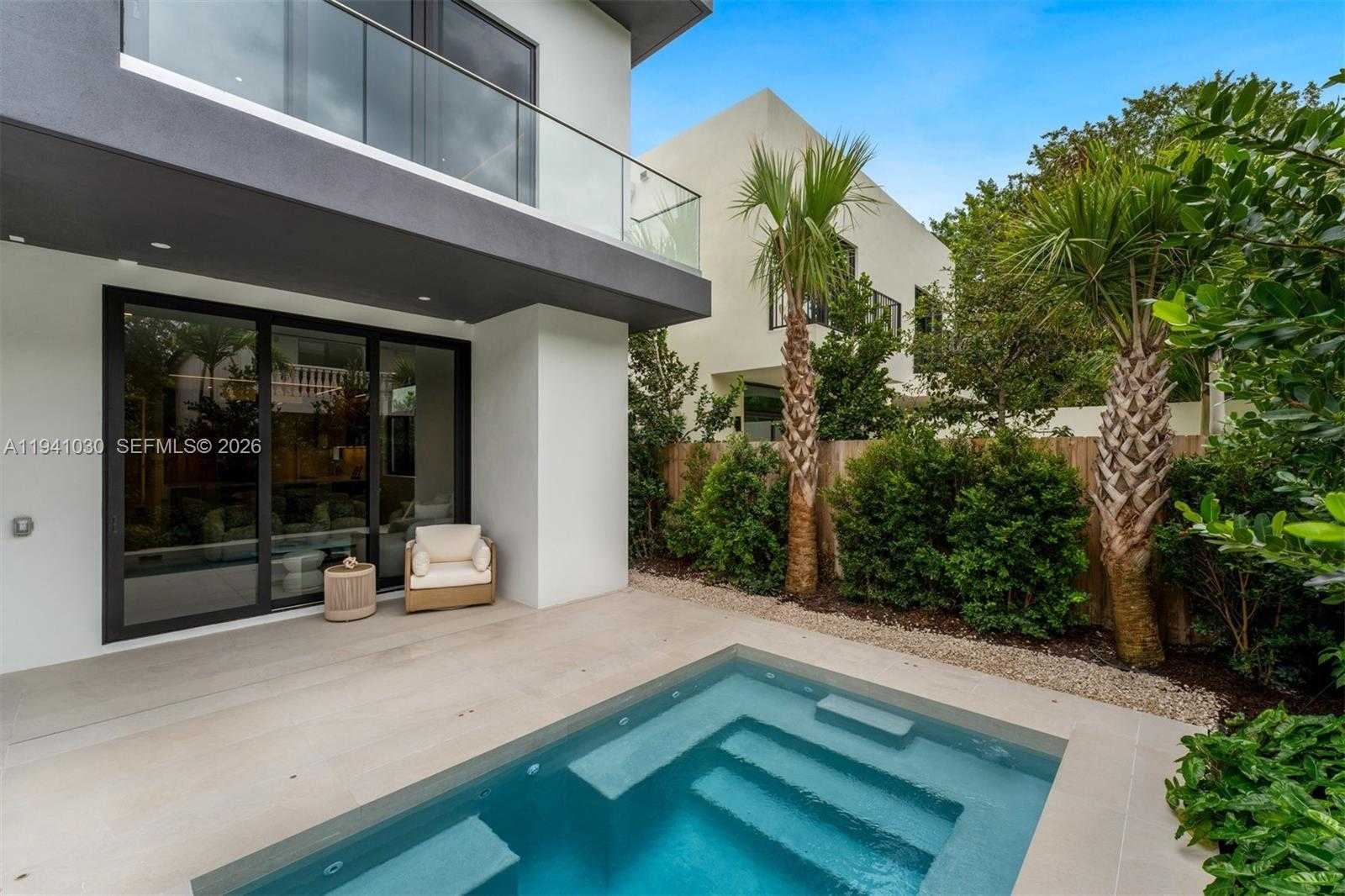 Small Image of 3067 HIBISCUS ST, Miami Number 25