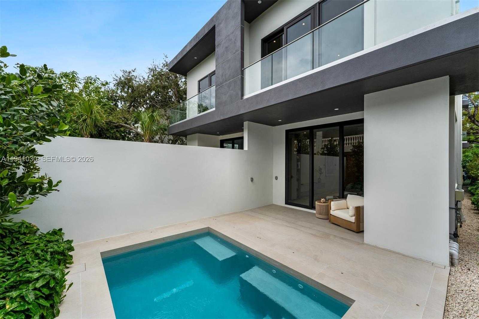 Small Image of 3067 HIBISCUS ST, Miami Number 27