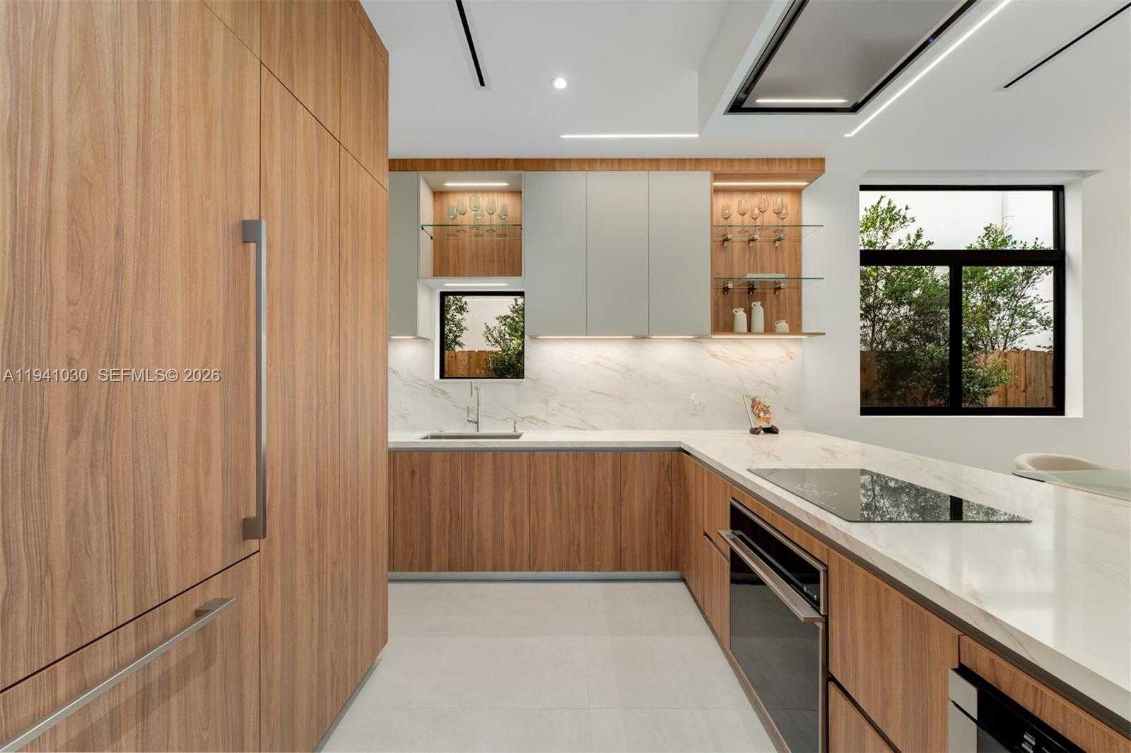 Small Image of 3067 HIBISCUS ST, Miami Number 6