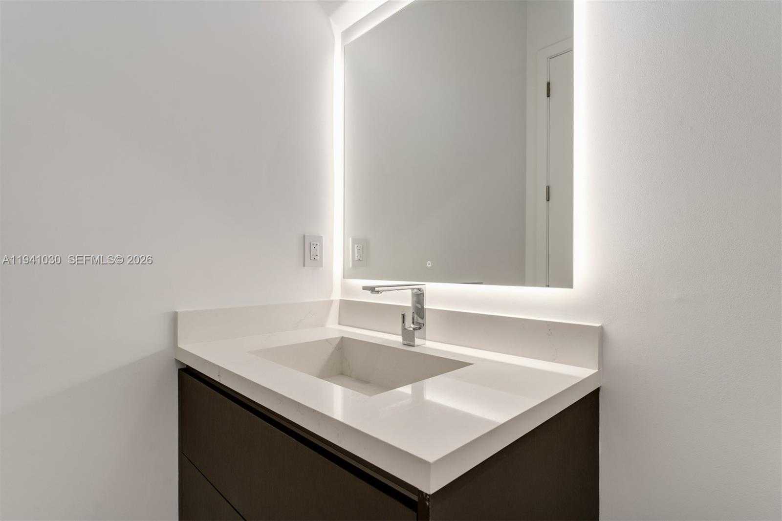 Small Image of 3067 HIBISCUS ST, Miami Number 9