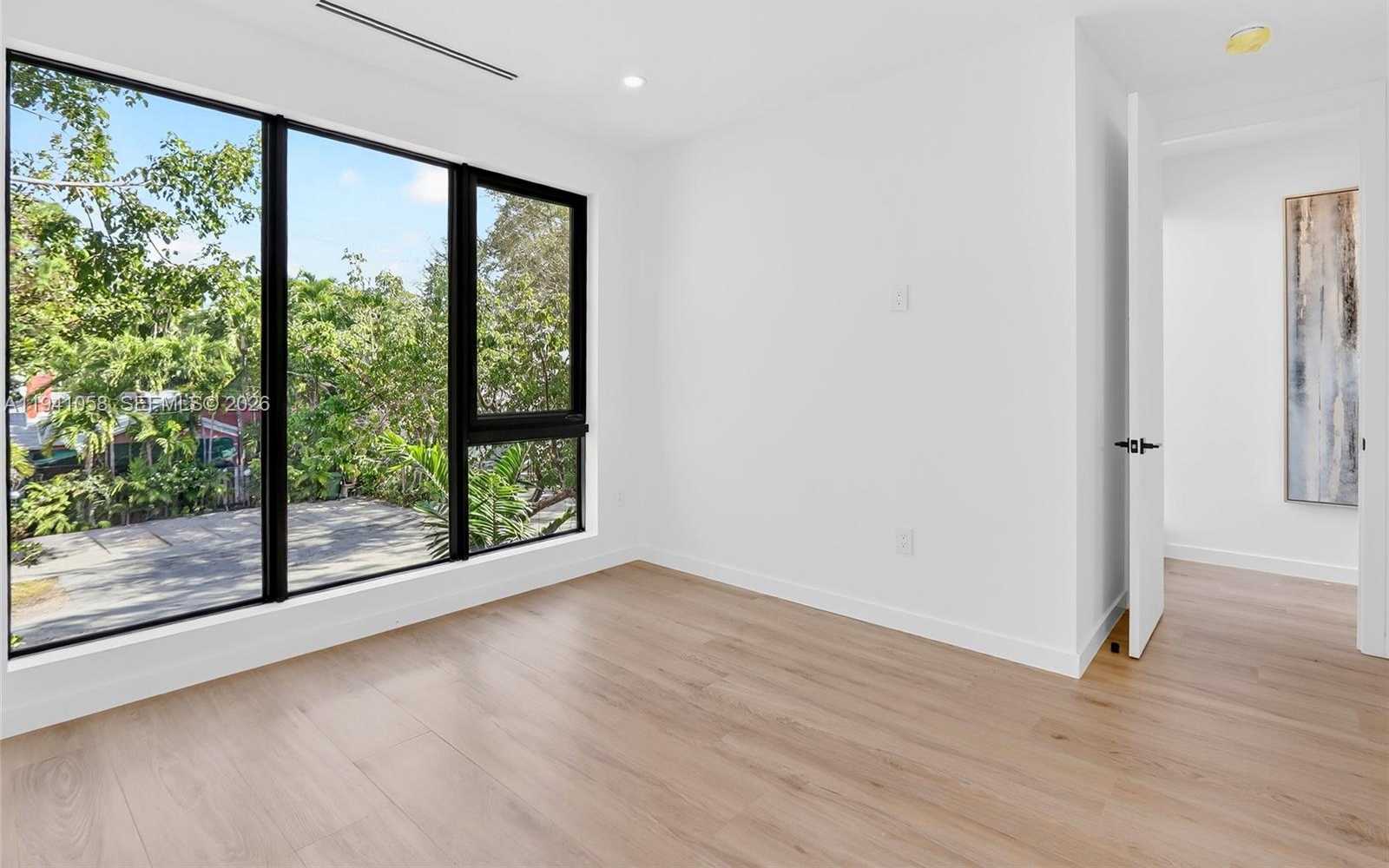 Small Image of 3084 INDIANA ST, Miami Number 21