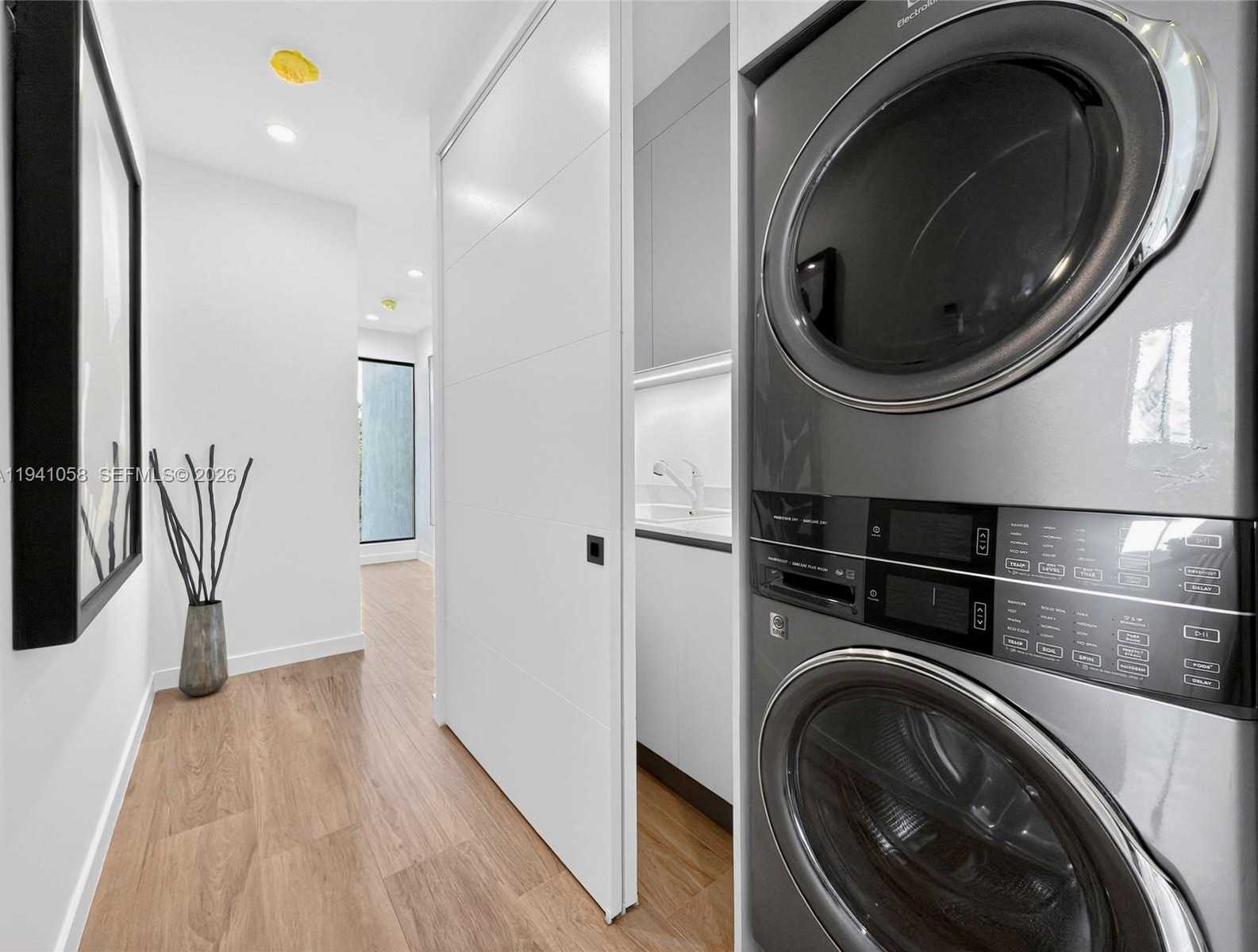 Small Image of 3084 INDIANA ST, Miami Number 24