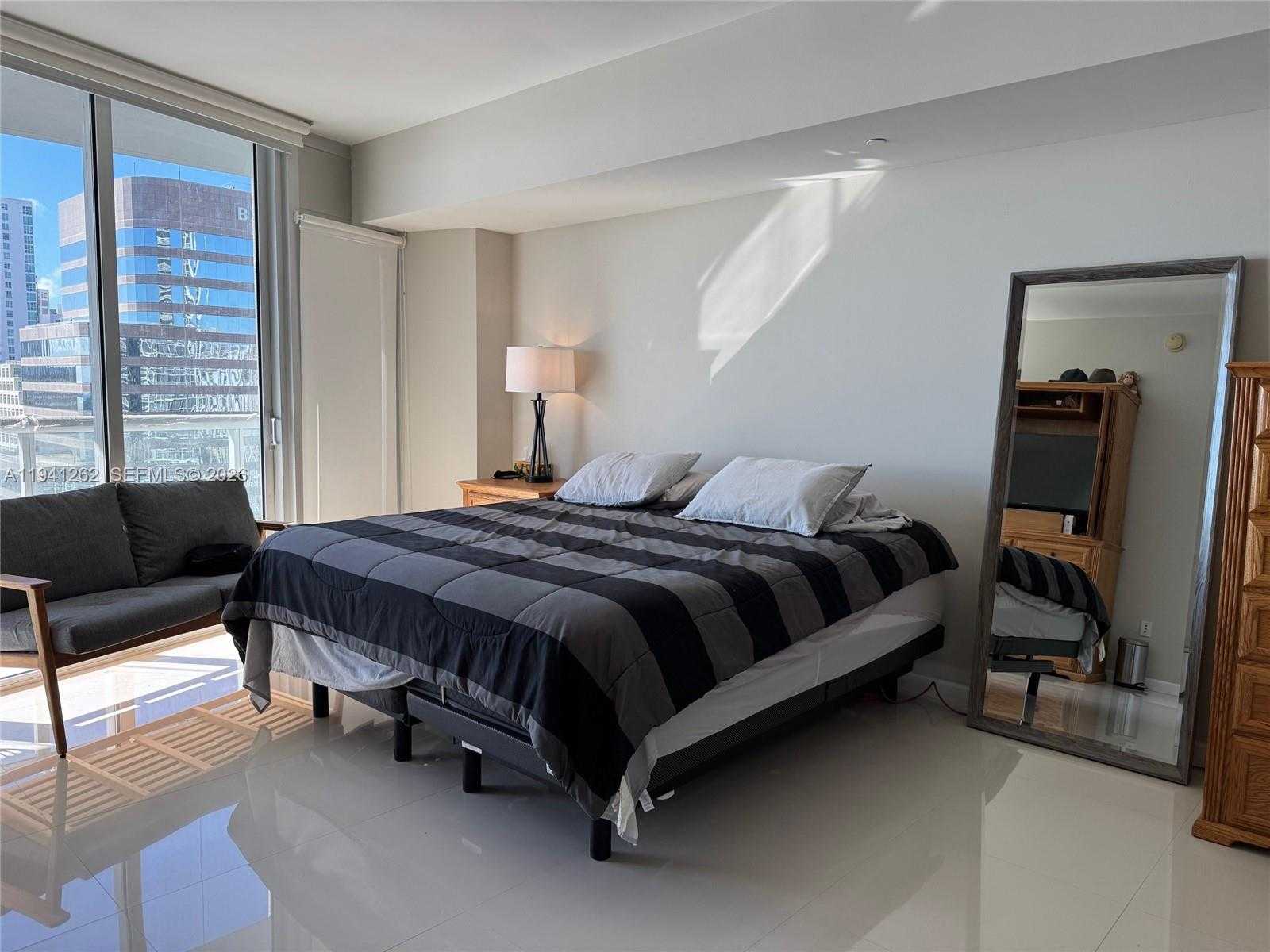 Small Image of 495 BRICKELL AVE #3507, Miami Number 6