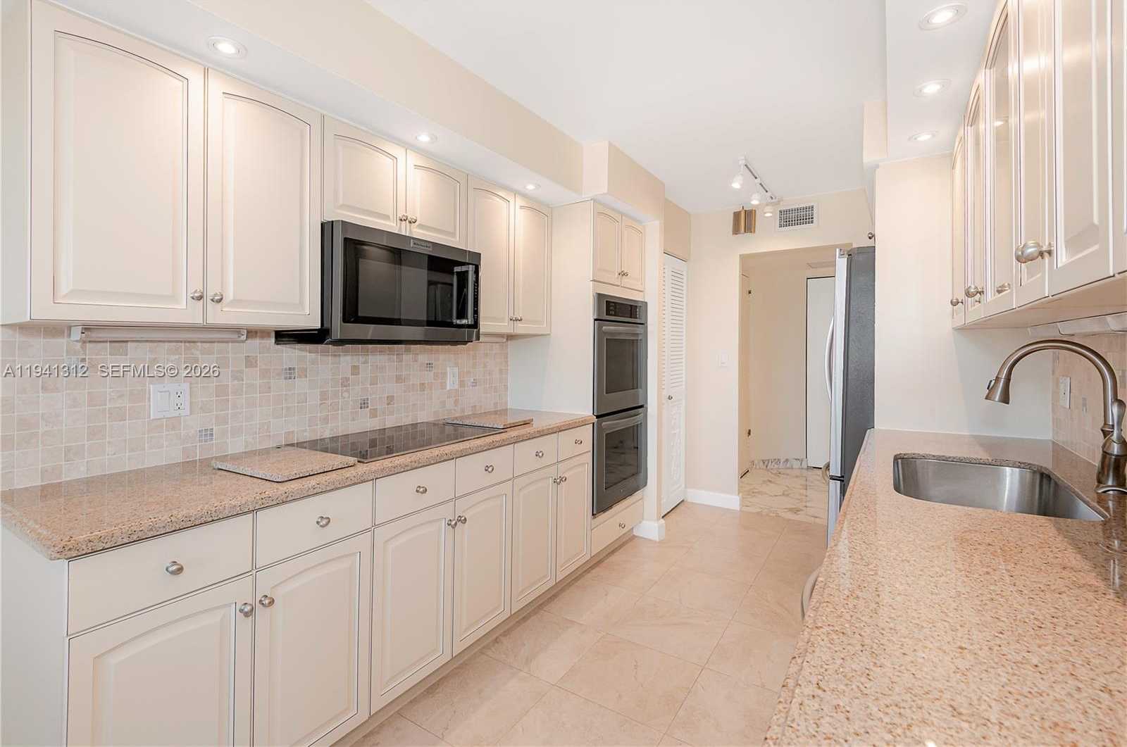 Small Image of 2751 SOUTH OCEAN DR #1108N, Hollywood Number 11