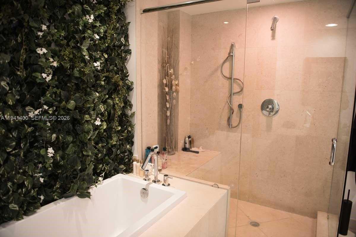 Small Image of 495 BRICKELL AVE #3805, Miami Number 10