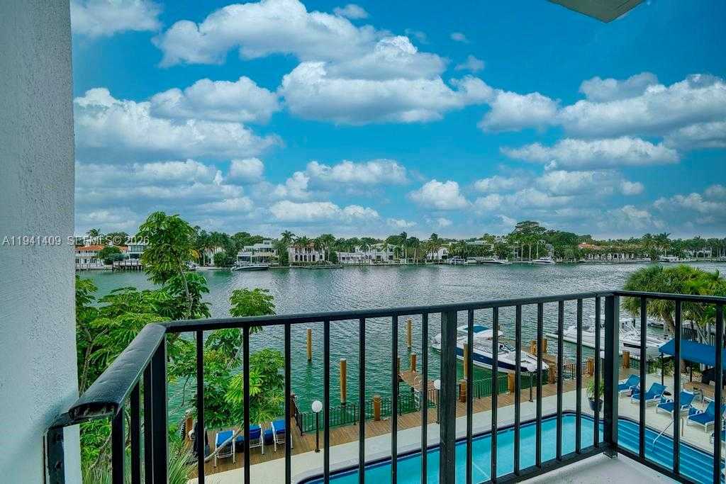 Small Image of Miami Beach Number 17