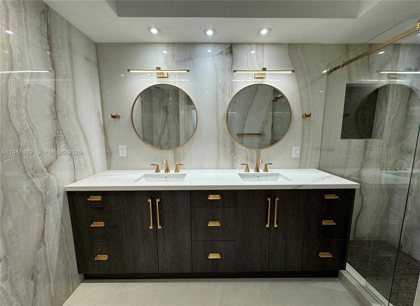 Small Image of Miami Beach Number 31