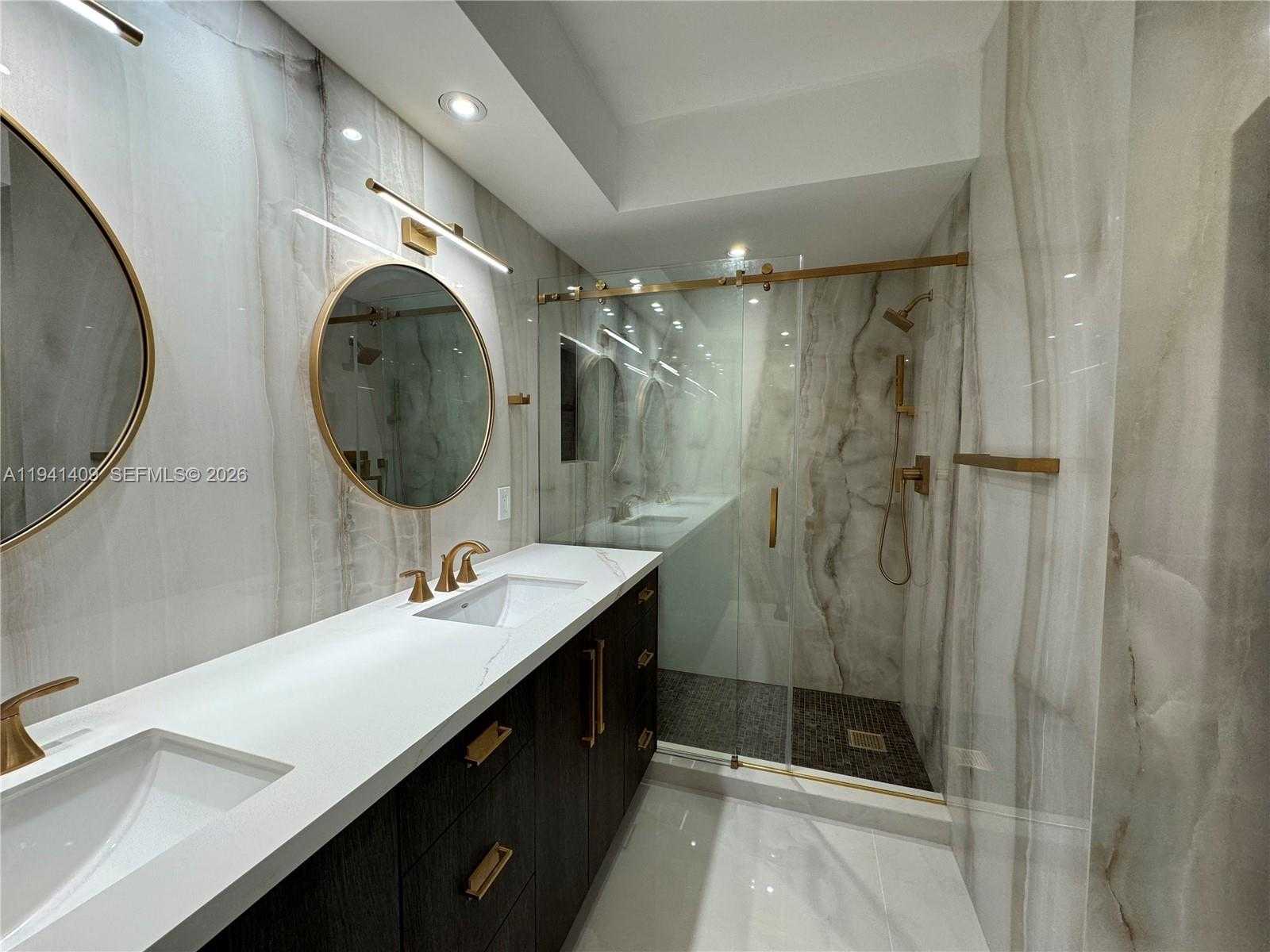 Small Image of Miami Beach Number 32