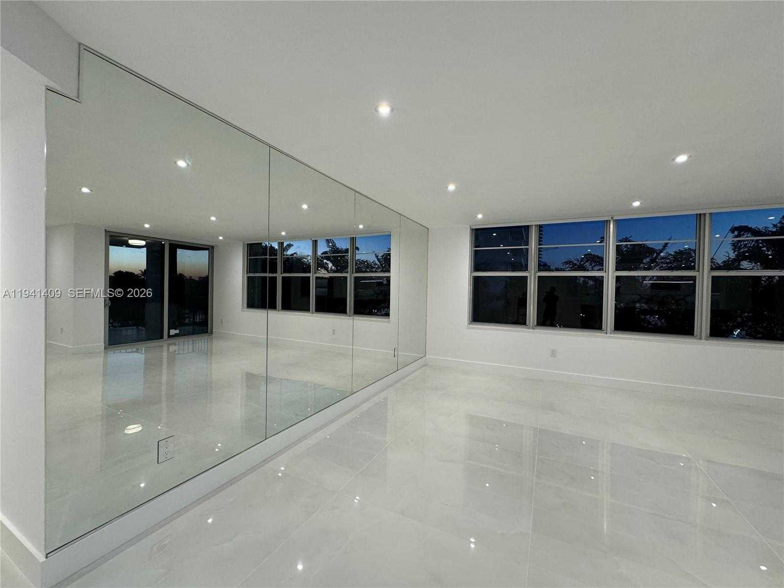 Small Image of Miami Beach Number 37