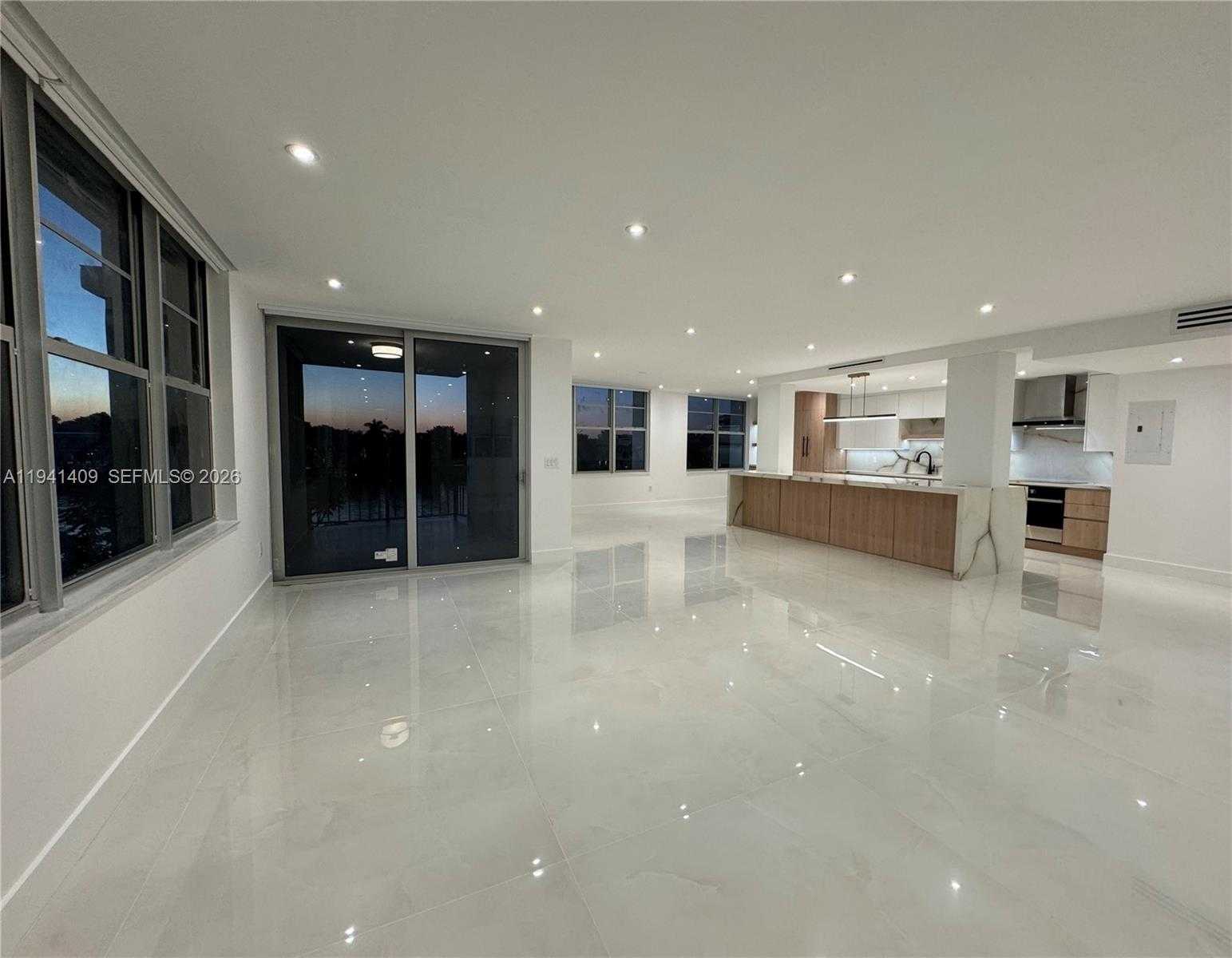 Small Image of Miami Beach Number 39