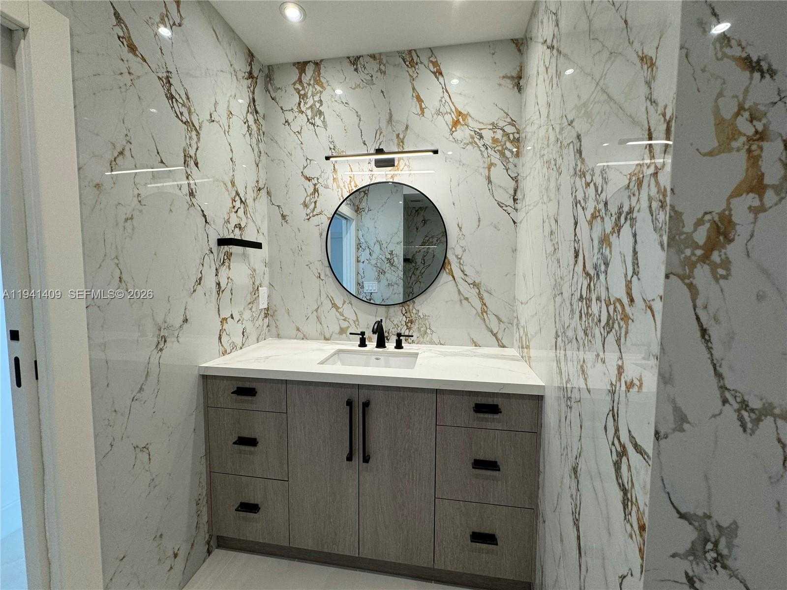 Small Image of Miami Beach Number 40