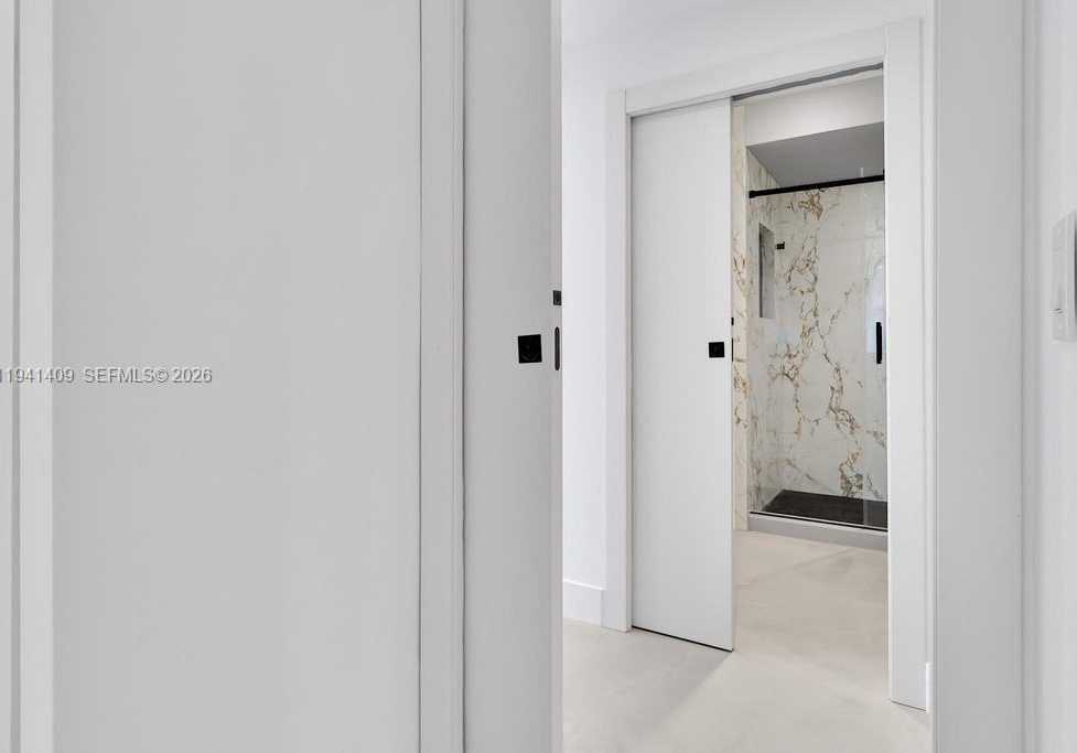 Small Image of Miami Beach Number 44