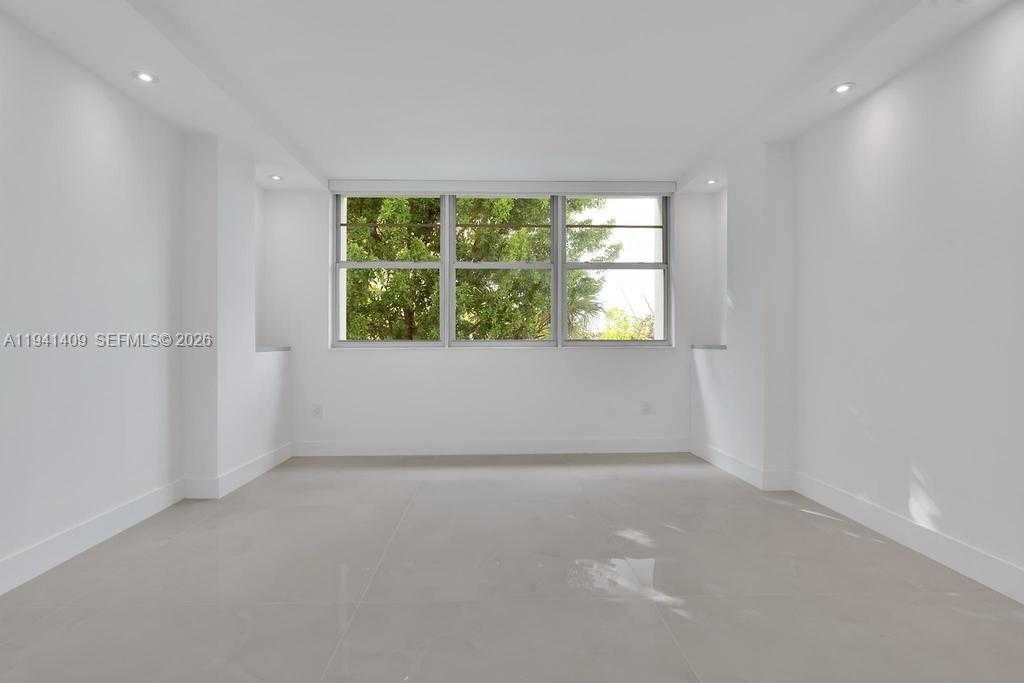 Small Image of Miami Beach Number 47