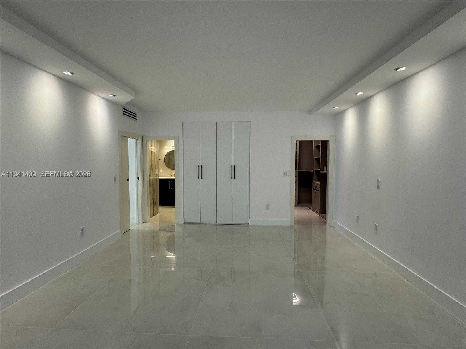 Small Image of Miami Beach Number 49