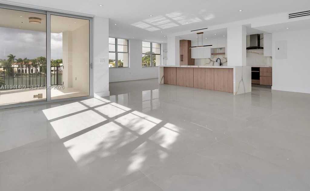 Small Image of Miami Beach Number 8