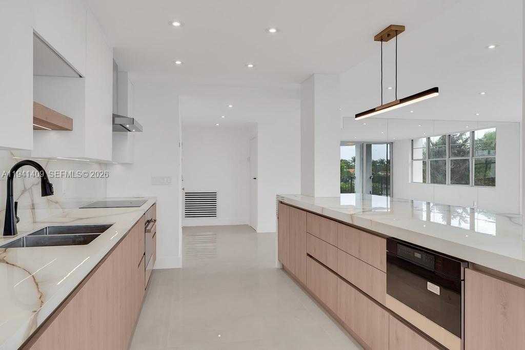 Small Image of Miami Beach Number 9