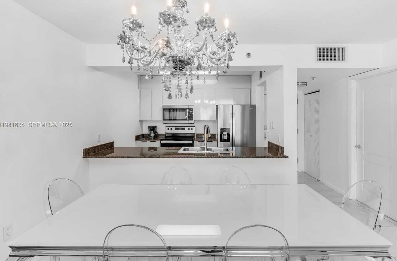 Small Image of 1200 BRICKELL BAY DR #2807, Miami Number 21