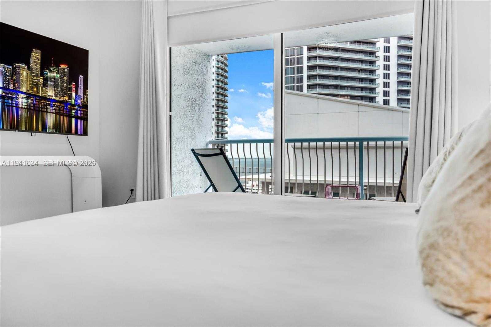 Small Image of 1200 BRICKELL BAY DR #2807, Miami Number 28