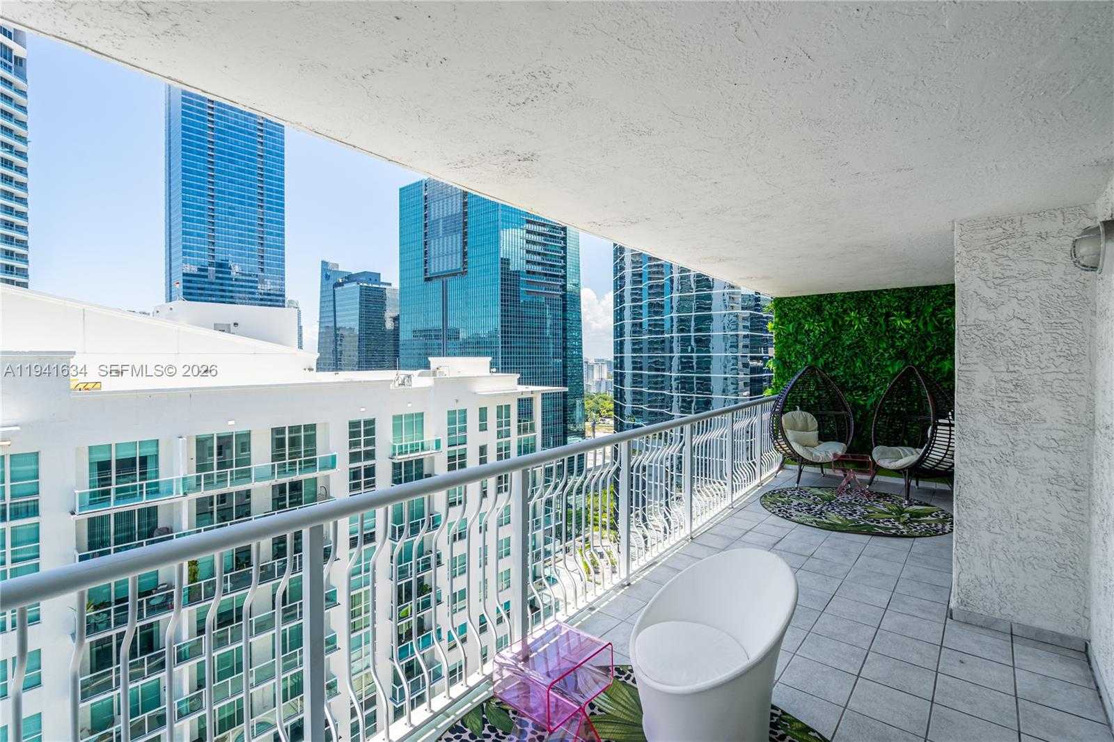 Small Image of 1200 BRICKELL BAY DR #2807, Miami Number 40