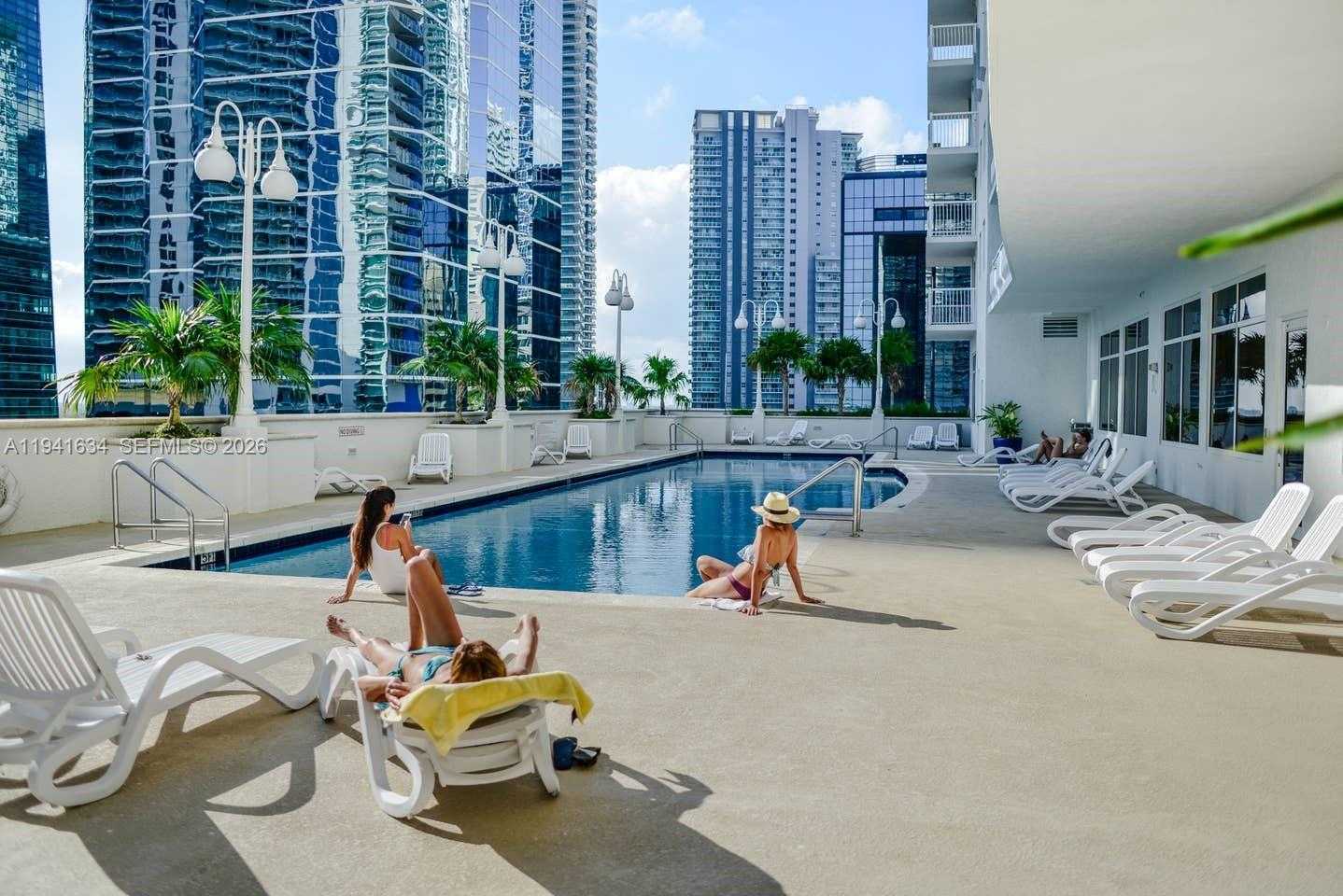 Small Image of 1200 BRICKELL BAY DR #2807, Miami Number 44