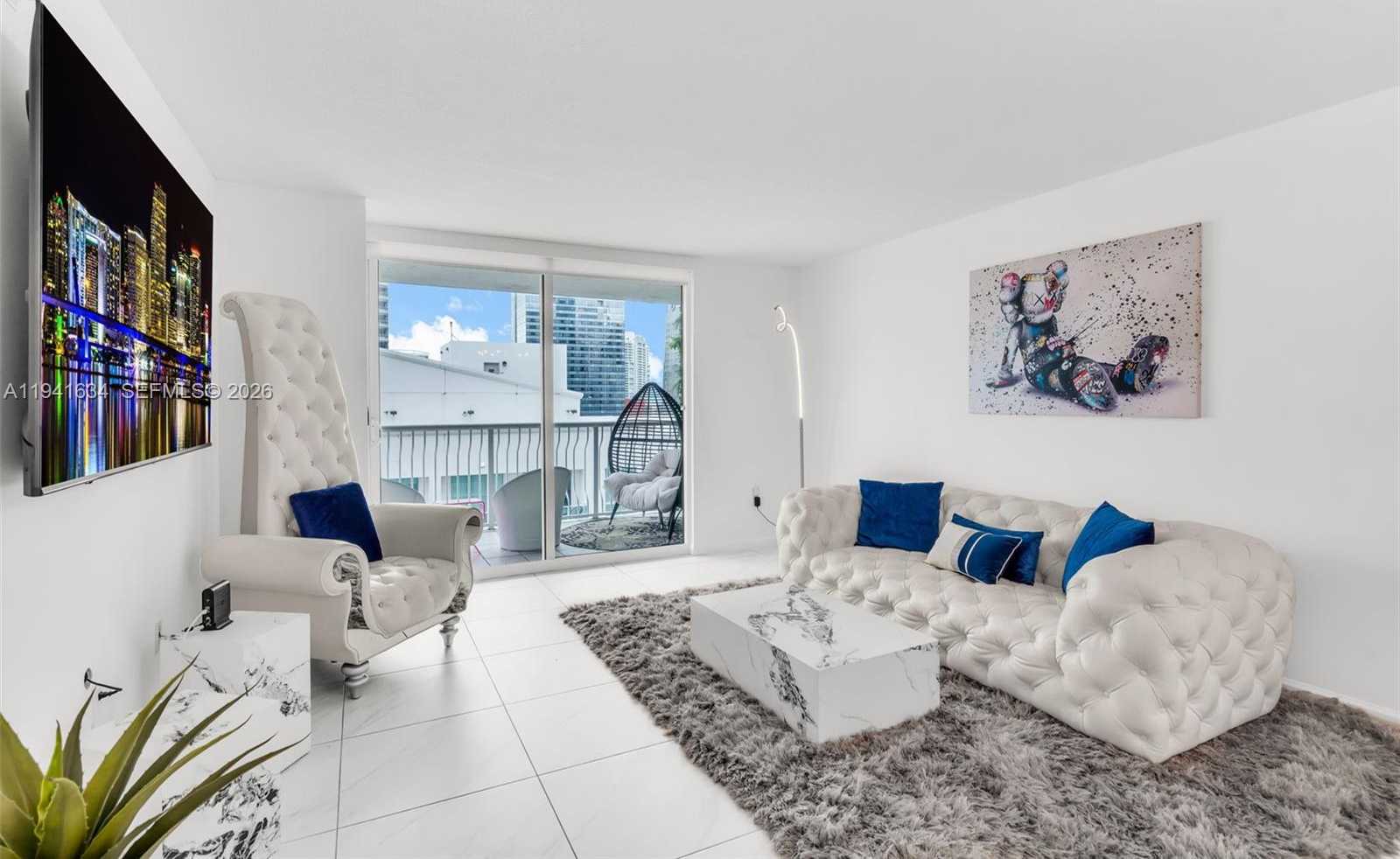 Small Image of 1200 BRICKELL BAY DR #2807, Miami Number 5