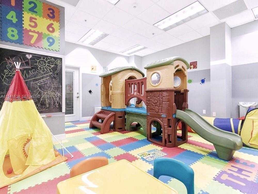 Small Image of 1200 BRICKELL BAY DR #2807, Miami Number 58