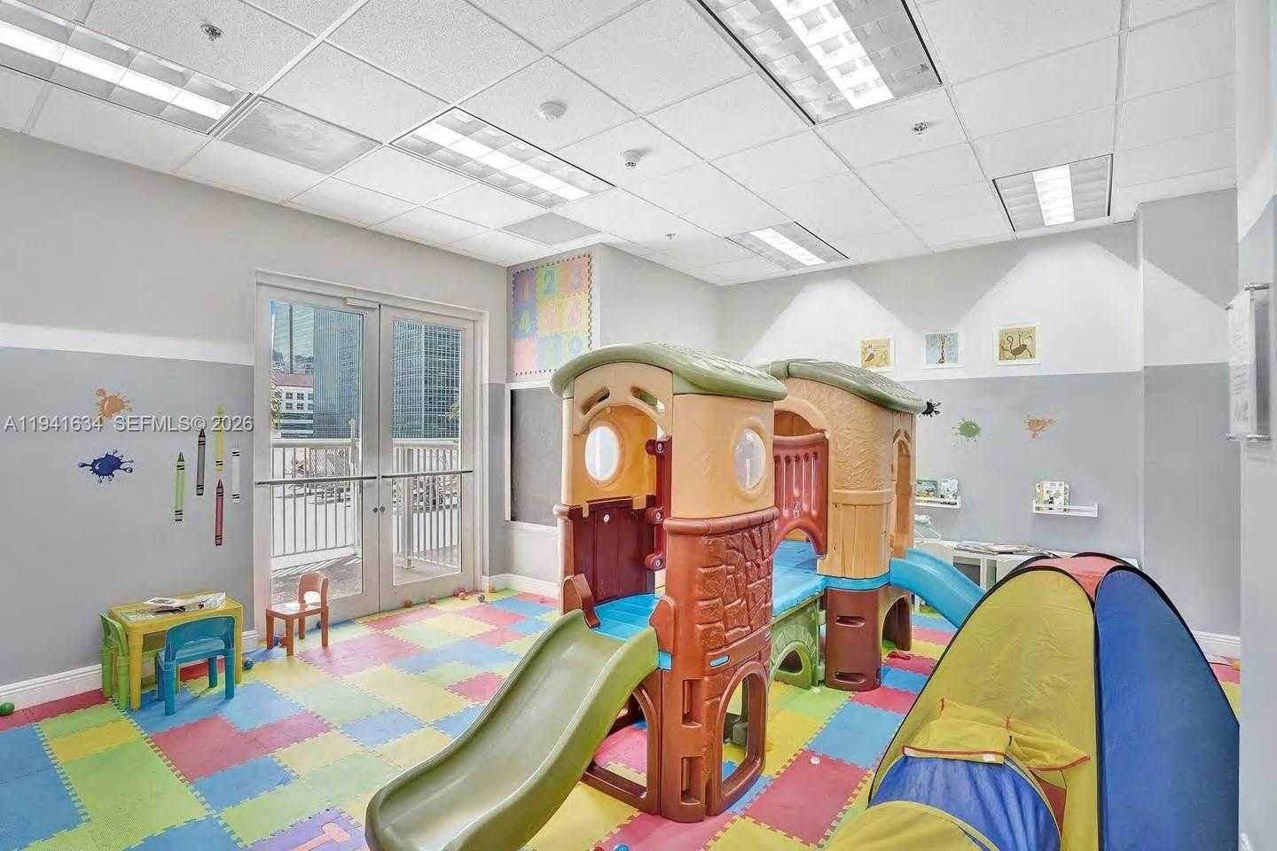 Small Image of 1200 BRICKELL BAY DR #2807, Miami Number 59