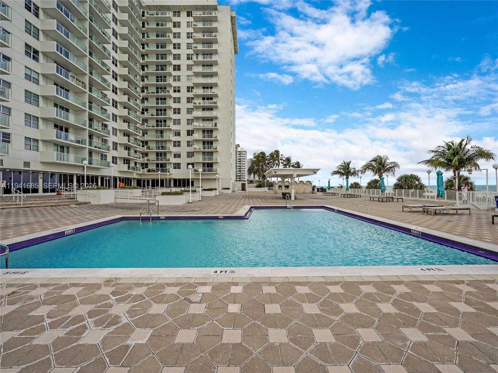 Small Image of 5701 COLLINS AVE #1415, Miami Beach Number 23