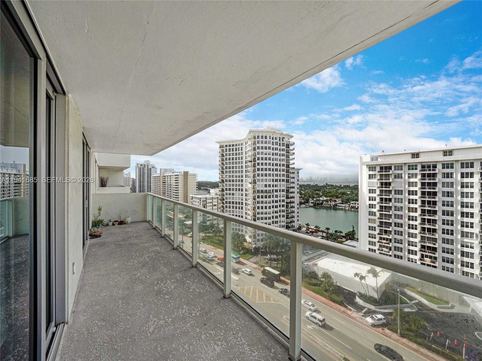 Small Image of 5701 COLLINS AVE #1415, Miami Beach Number 3