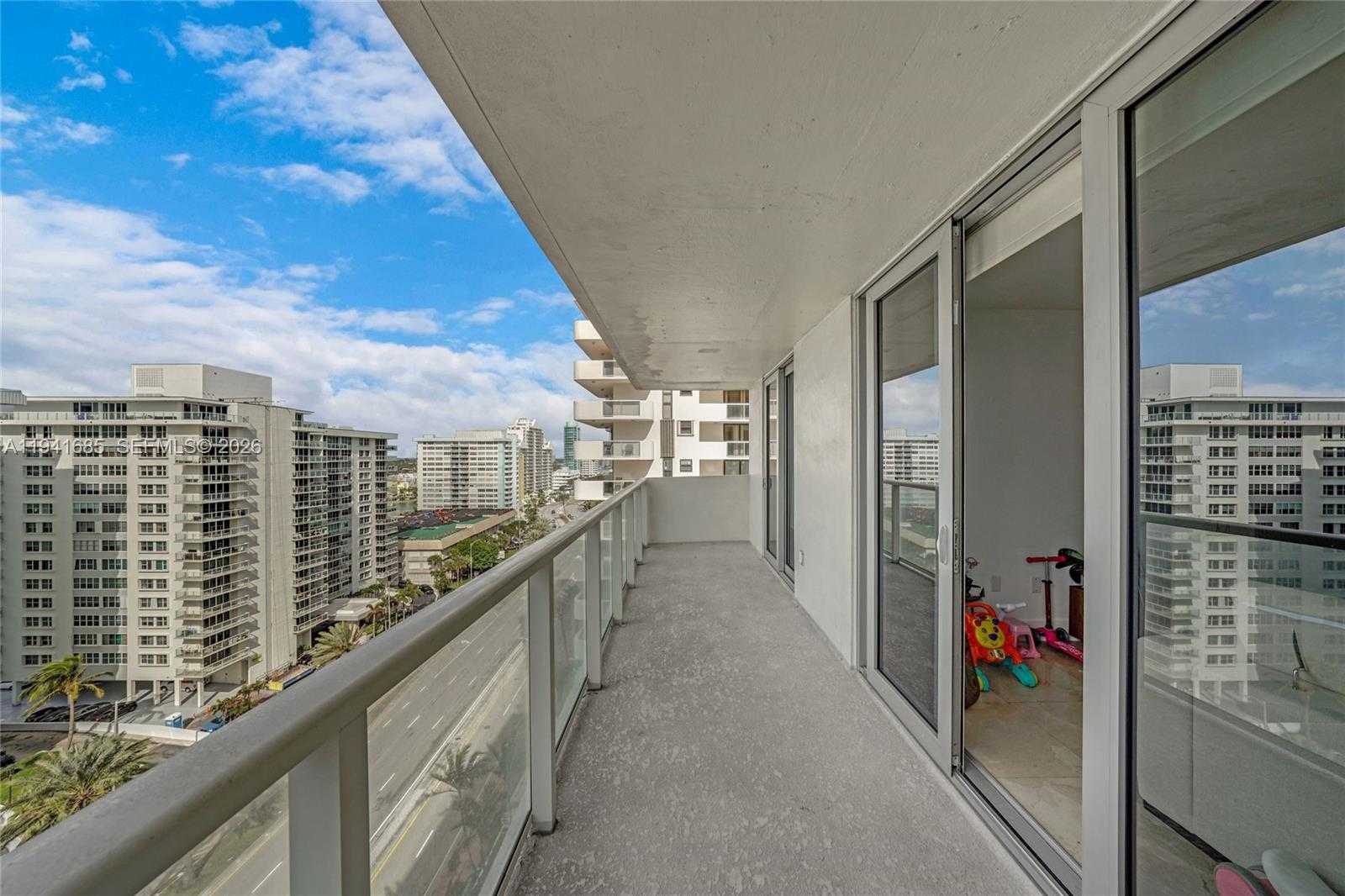 Small Image of 5701 COLLINS AVE #1415, Miami Beach Number 7