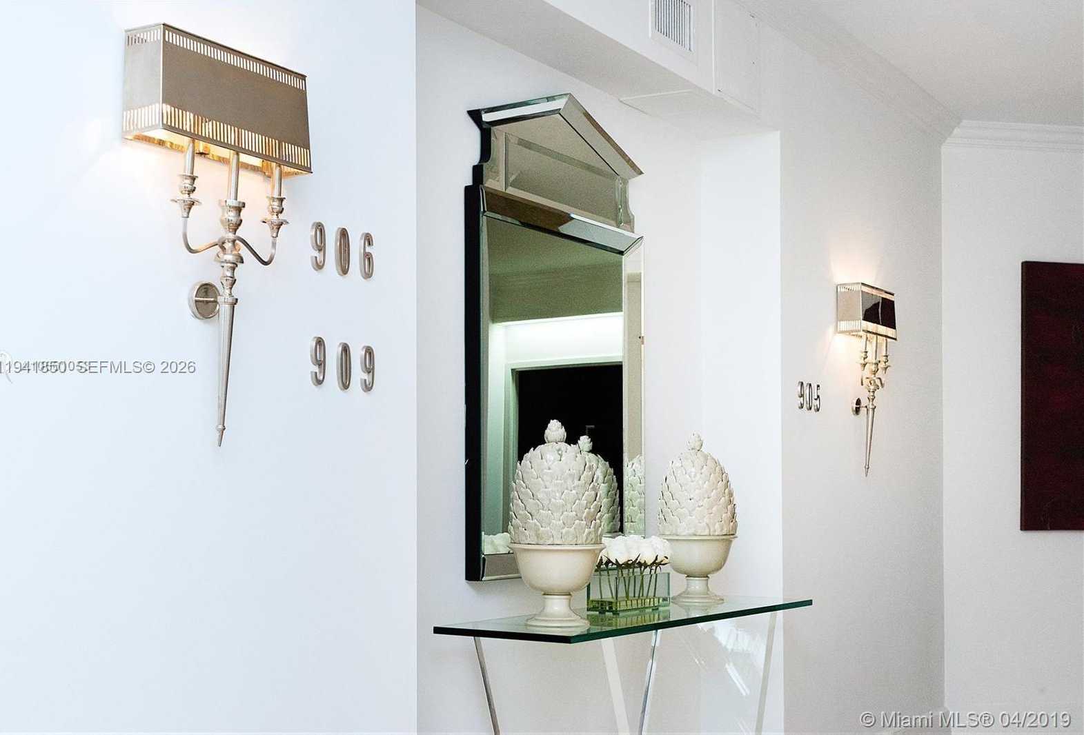 Small Image of 300 SOUTH POINTE DR #909, Miami Beach Number 7