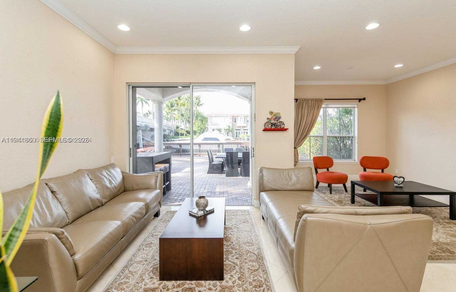 Small Image of 999 NORTH HARBOR VW N, Hollywood Number 16