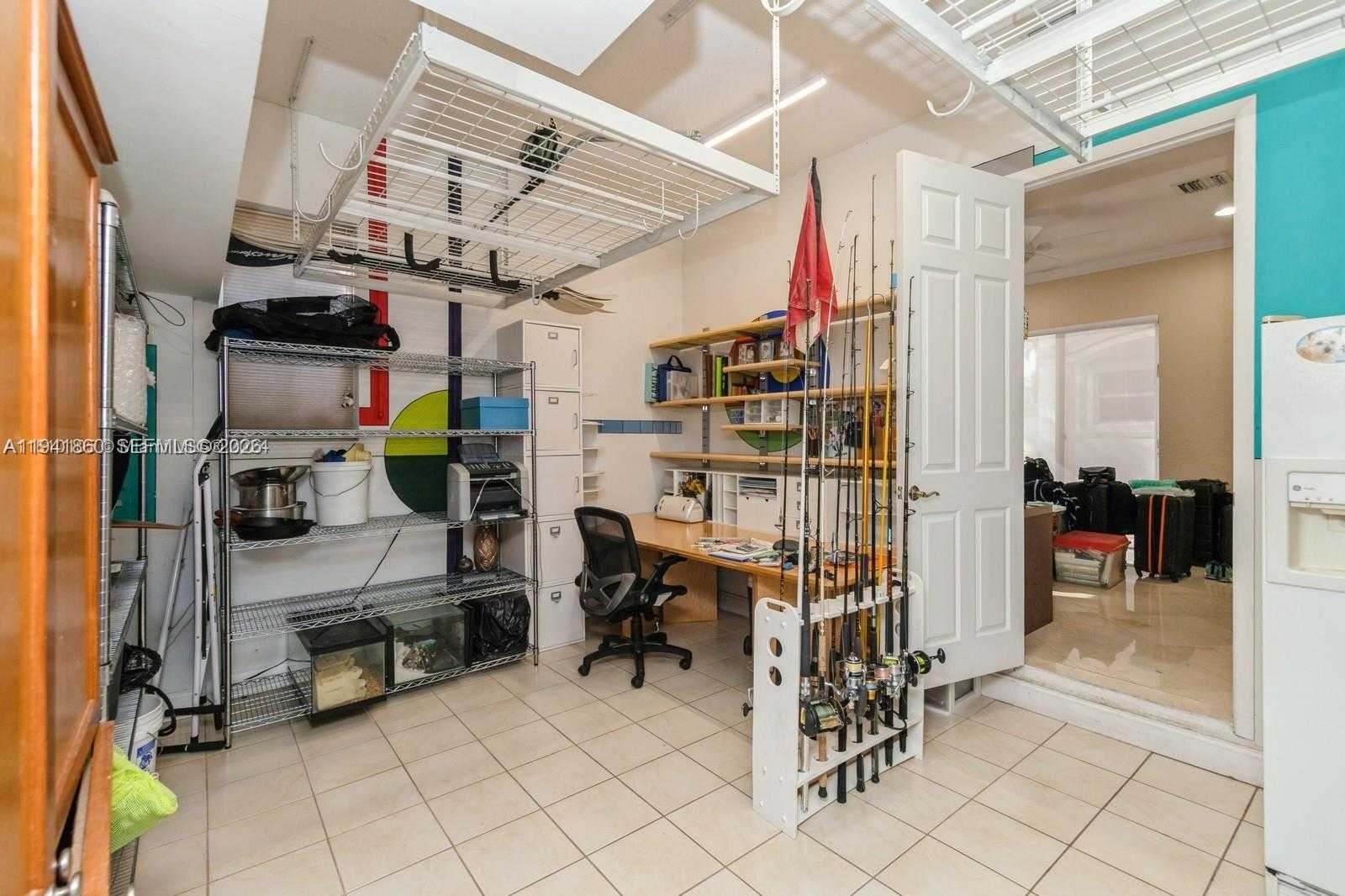 Small Image of 999 NORTH HARBOR VW N, Hollywood Number 22