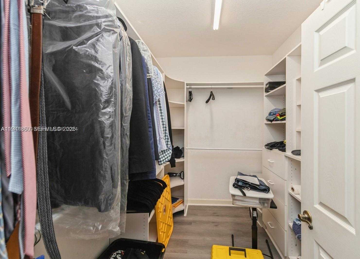 Small Image of 999 NORTH HARBOR VW N, Hollywood Number 24