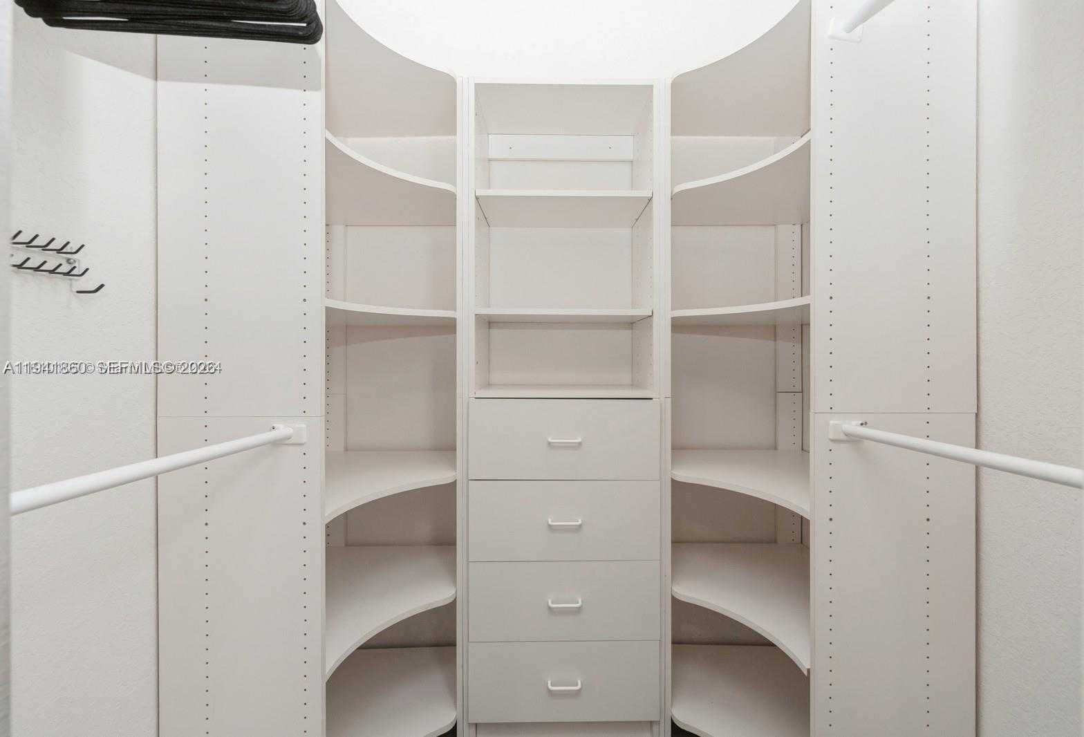 Small Image of 999 NORTH HARBOR VW N, Hollywood Number 39