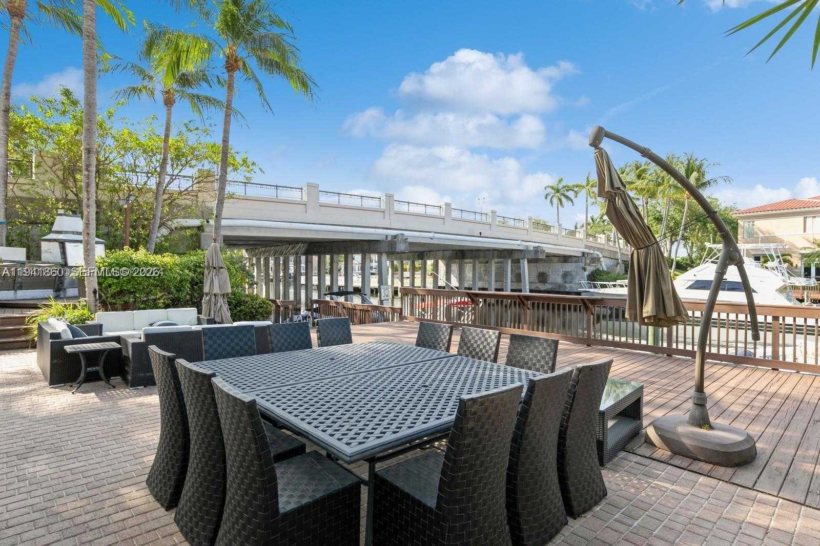 Small Image of 999 NORTH HARBOR VW N, Hollywood Number 7