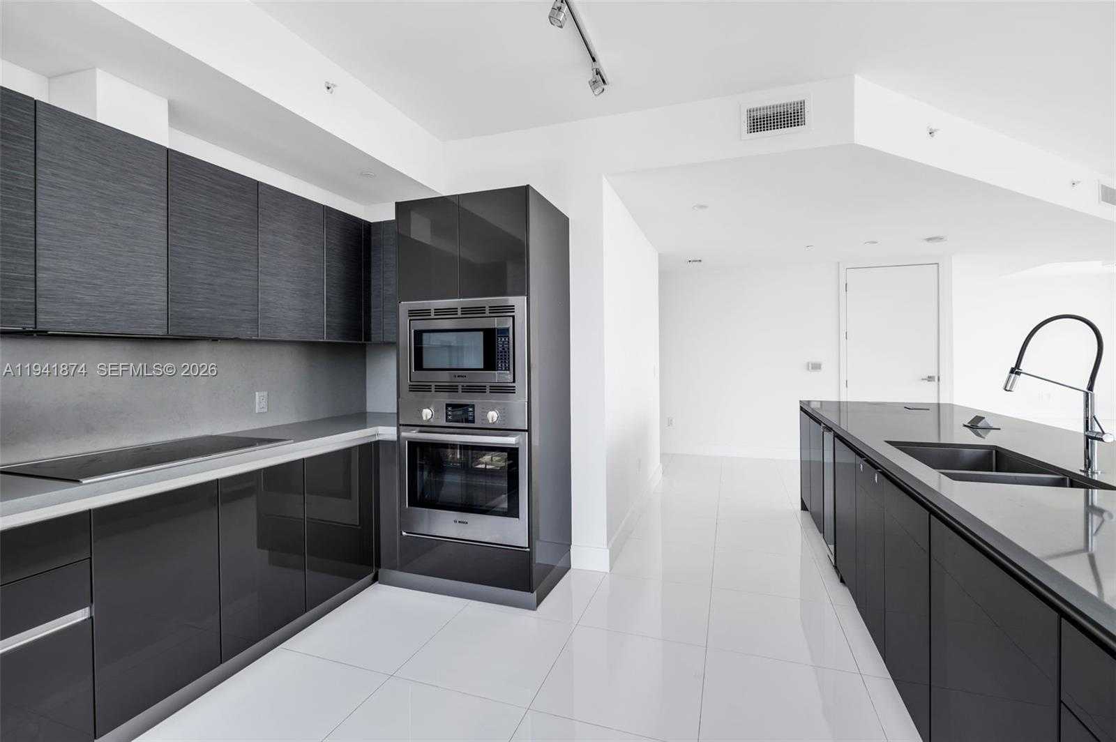Small Image of 1080 BRICKELL AVE #3900-3901, Miami Number 5