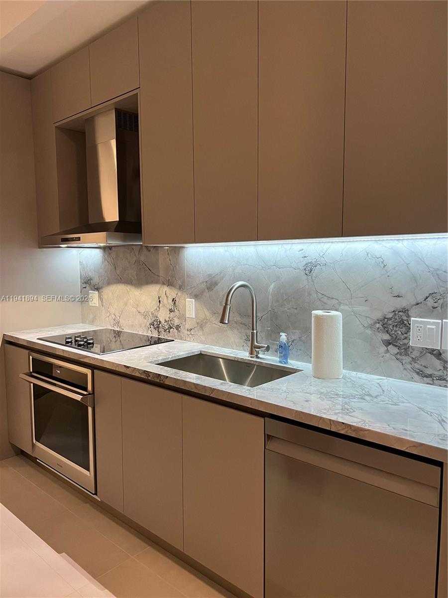 Small Image of 1030 15TH ST #316, Miami Beach Number 13