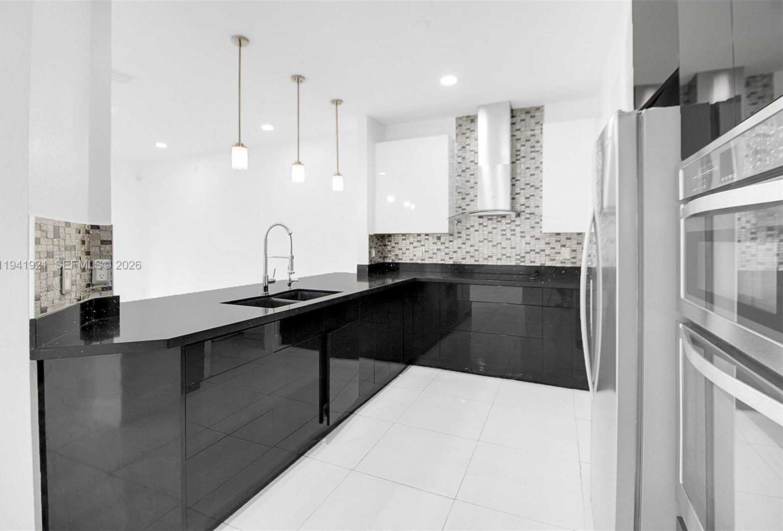 Small Image of 8159 NORTH WEST 116TH CT, Doral Number 4