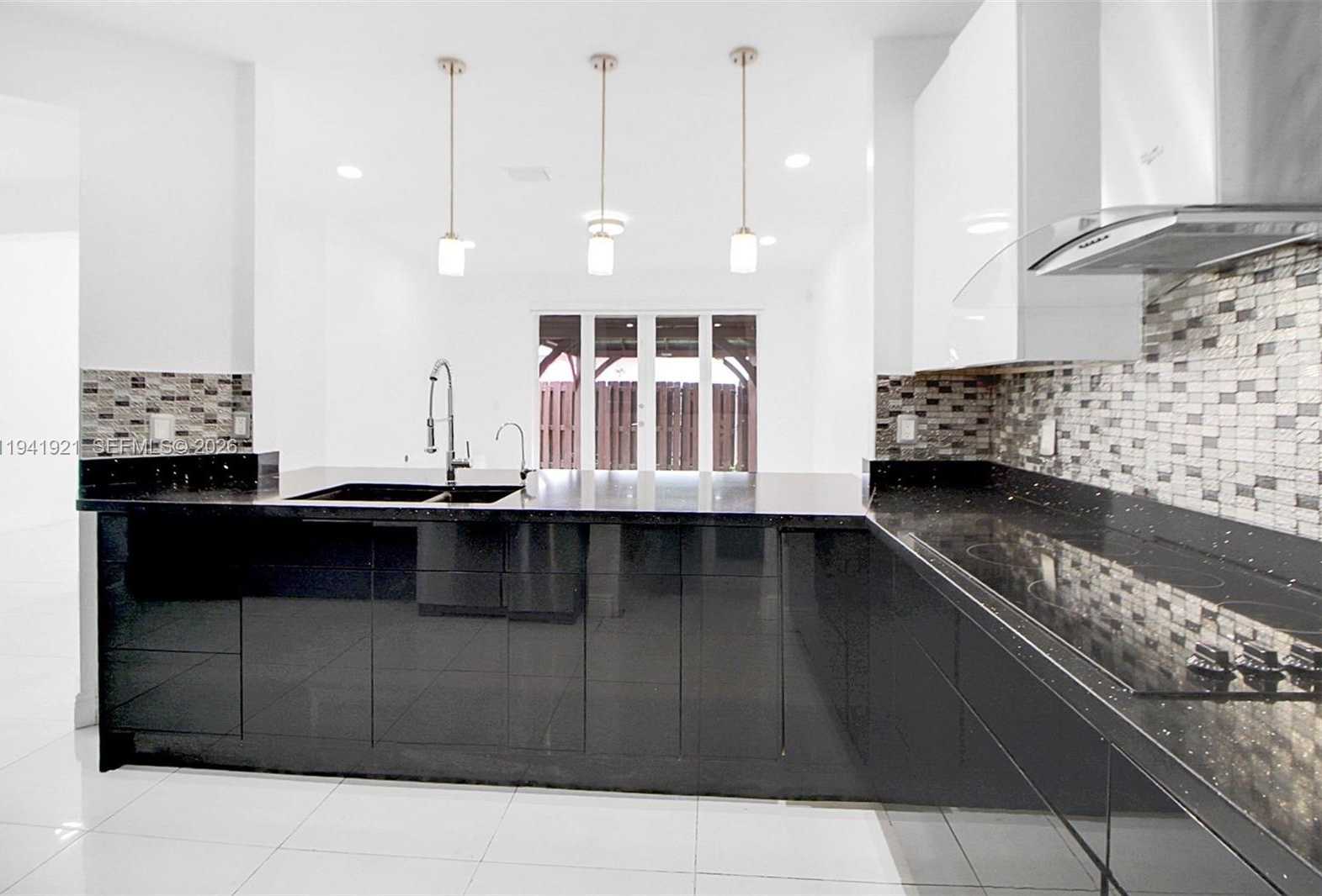 Small Image of 8159 NORTH WEST 116TH CT, Doral Number 5